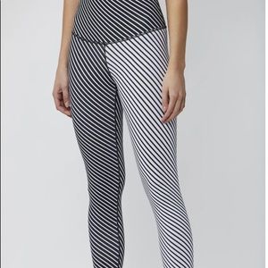 DYI Signature 7/8 Crop Black and White Mix